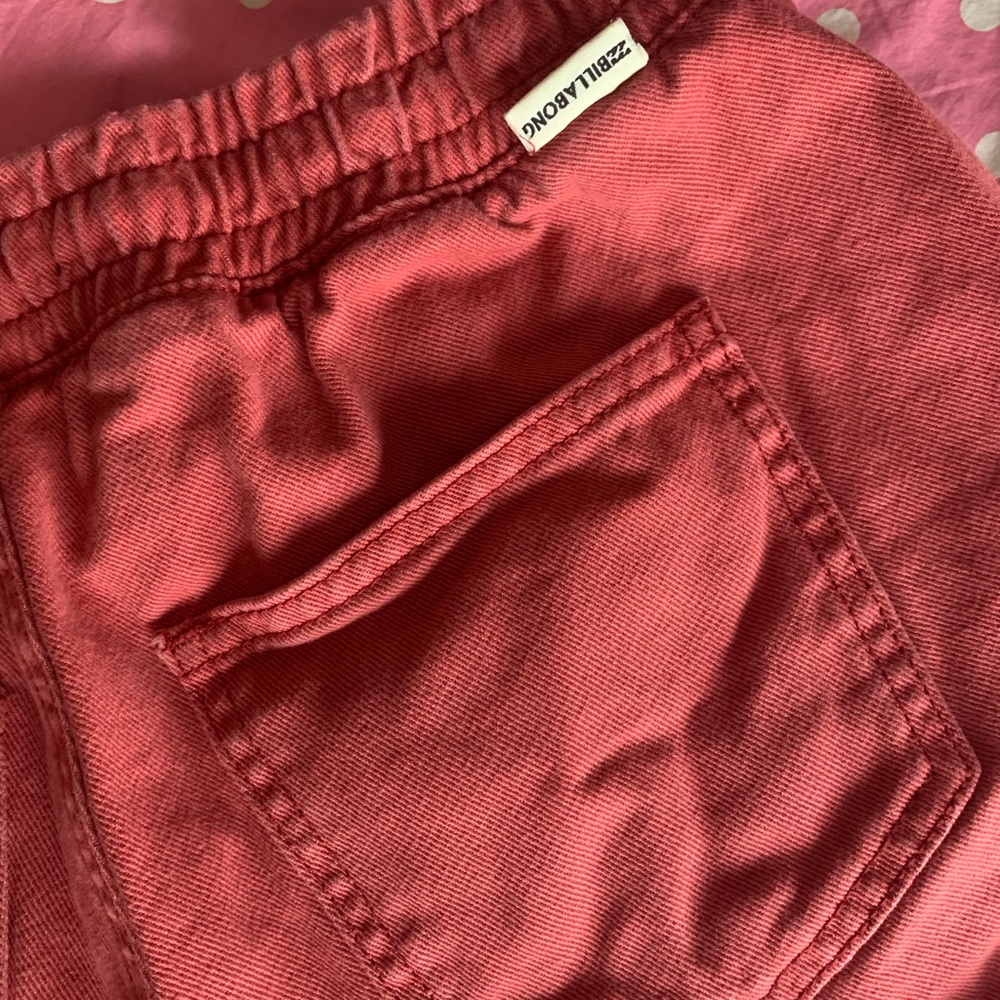 BILLABONG SHORTS! - Picture 3 of 5